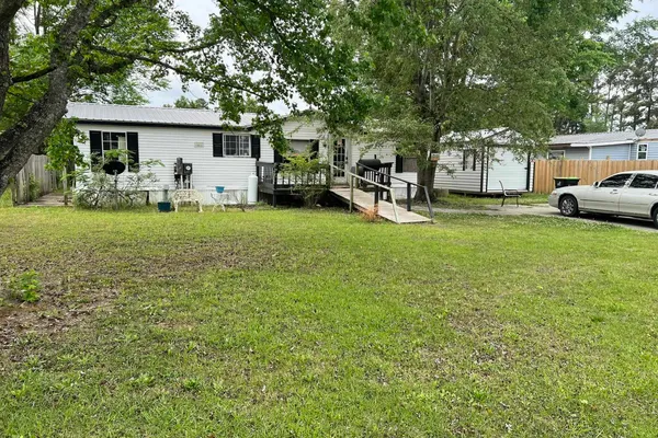 732 ISLANDER DR