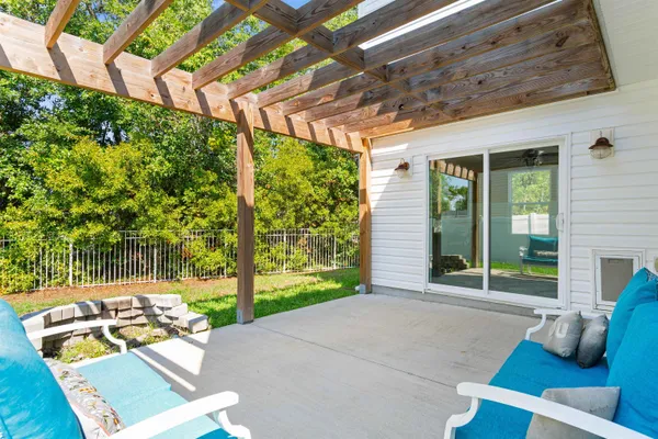 200 DAVIS CT
