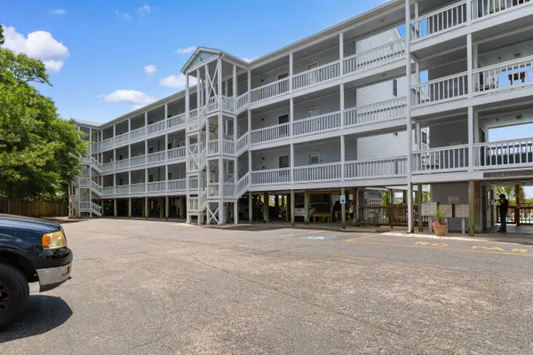 300 MARSH PL 204A