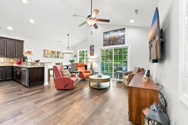 1422 COTTAGE COVE CIR