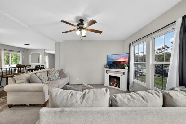 1364 TIDWAY CIR