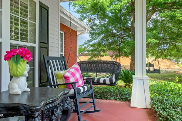801 CLEMENT DR
