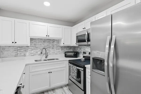 4726 BAY POINT RD D140