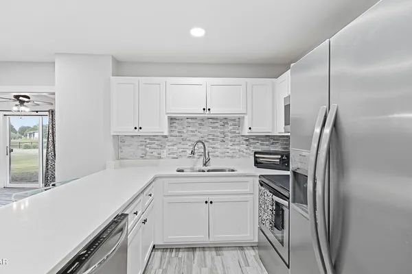4726 BAY POINT RD D140