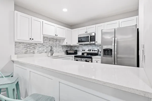 4726 BAY POINT RD D140
