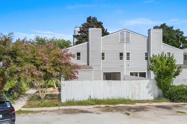 606 36TH AVE A