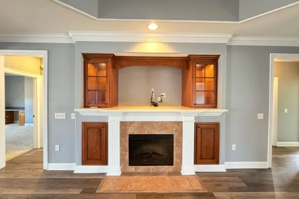 207 LAKEVIEW TER