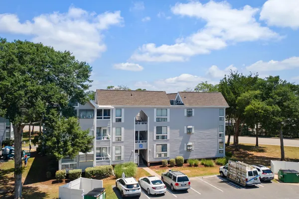 351 LAKE ARROWHEAD RD 402