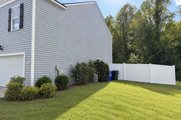 3056 WOODBURY CT