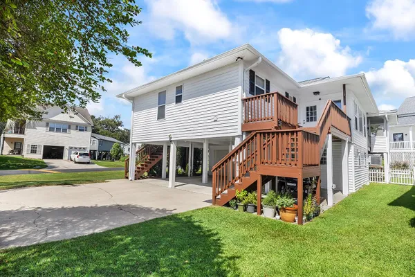 482 BAY DR
