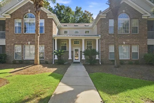 4437 LADY BANKS LN E1