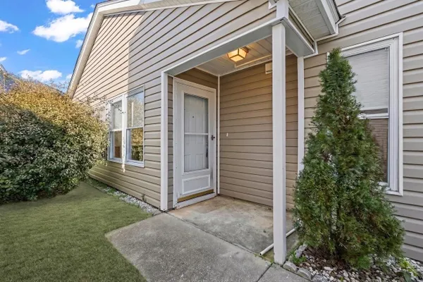 102 WHITEHAVEN CT
