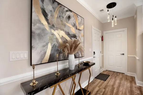 4821 LUSTER LEAF CIR 101