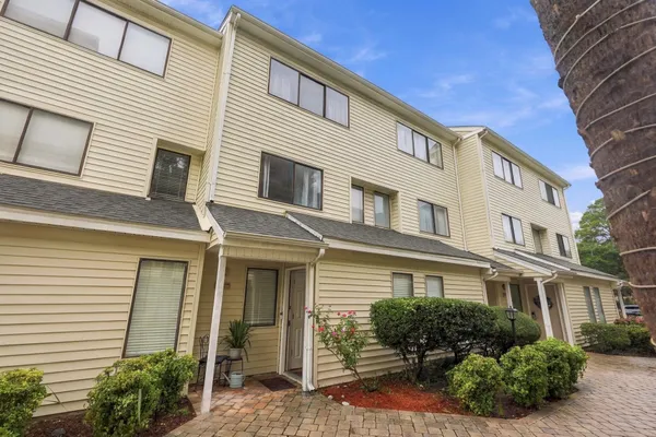 209 75TH AVE T-7