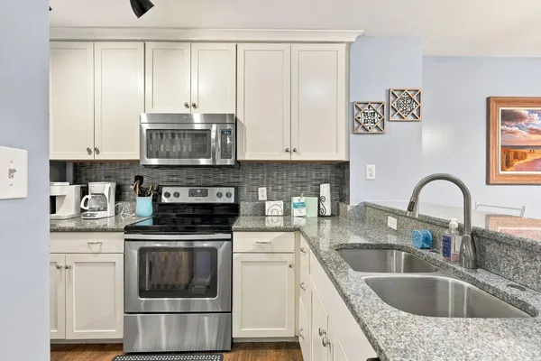 209 75TH AVE T-7
