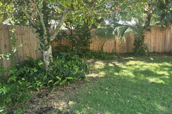 210 AZALEA ST