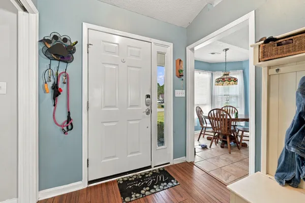1117 LANCELOT LN