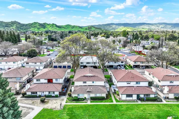 1941 ALETHA LN 4