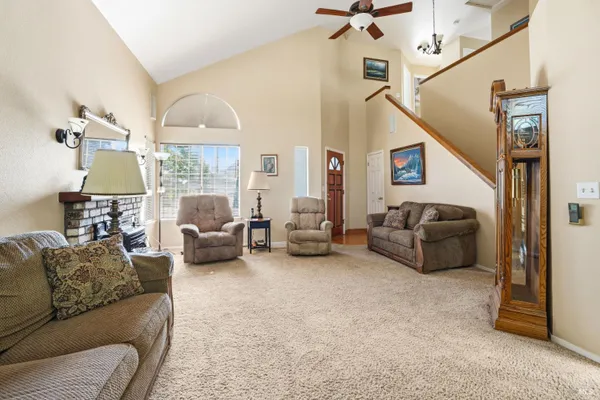 105 WILLIAM CIR