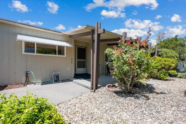7 CHICO DR