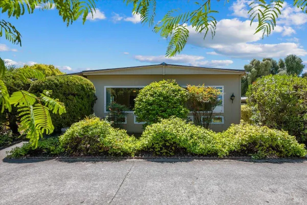 7 CHICO DR