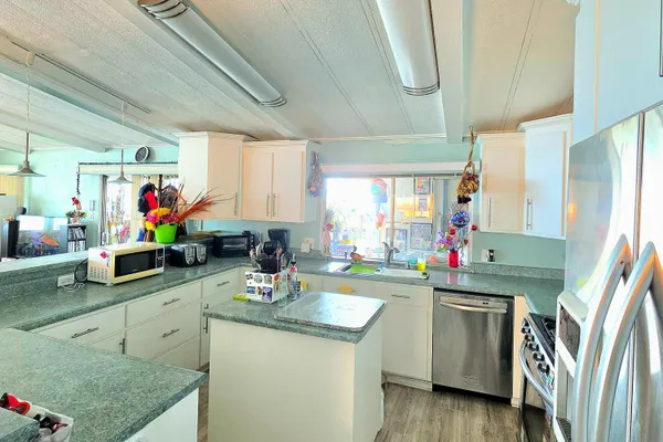 5830 ROBIN HILL DR SPC 4