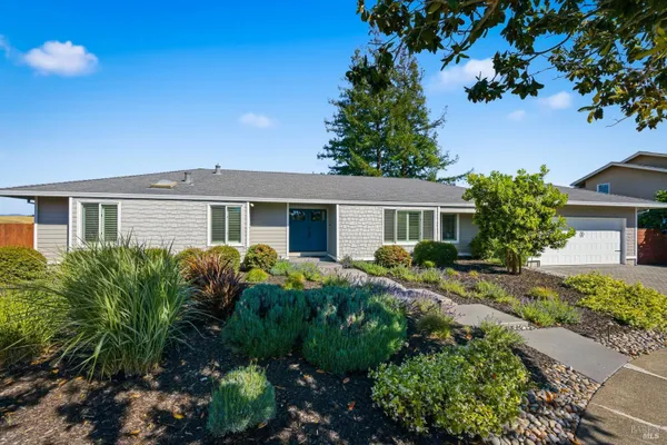 3392 ROYAL CT