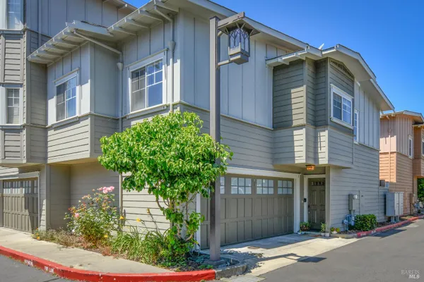 127 VALLEY OAK DR