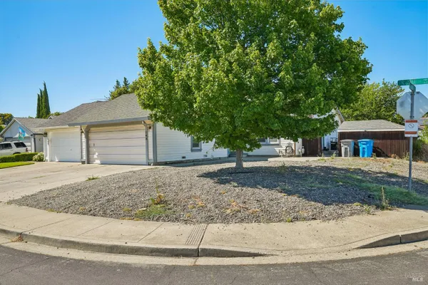 148 COLUMBIA DR