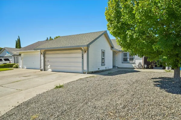 148 COLUMBIA DR