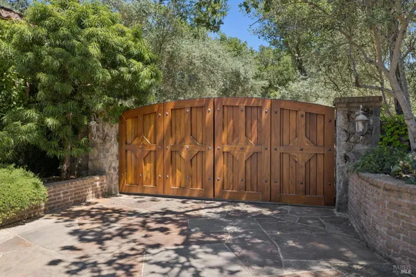 748 ADOBE CANYON RD