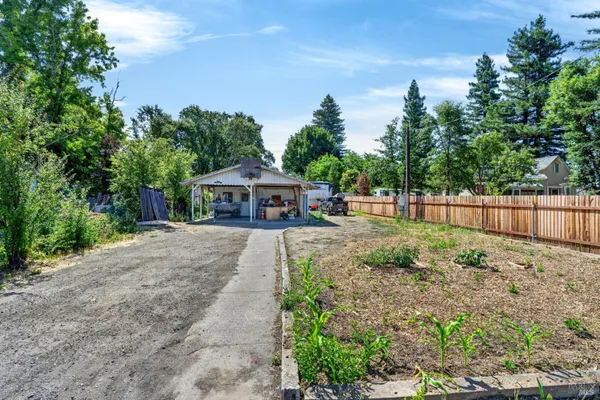 951 HIGHWAY 175