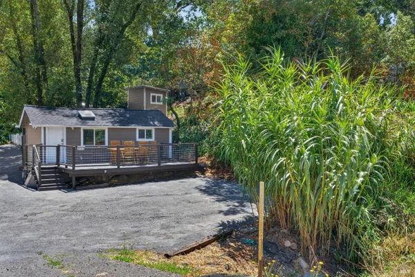 8645 MIRABEL RD