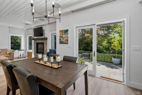 1926 OAK CIR