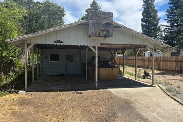 951 HIGHWAY 175