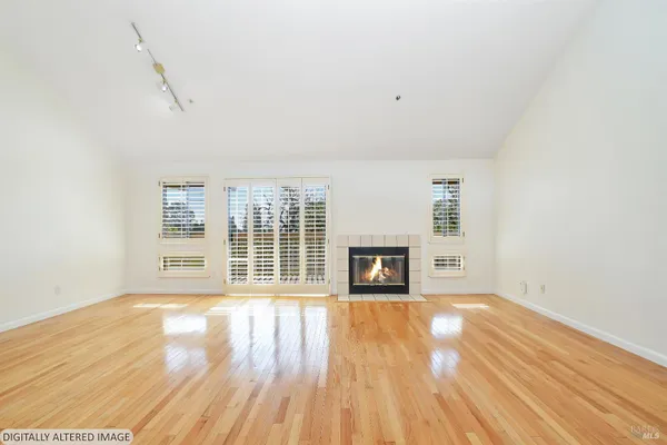 15 KNOLL DR