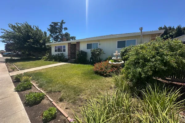 335 SIERRA AVE