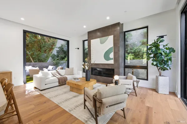 5 TARTAN RD