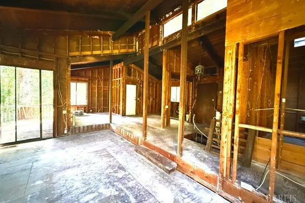 4 MARSH DR