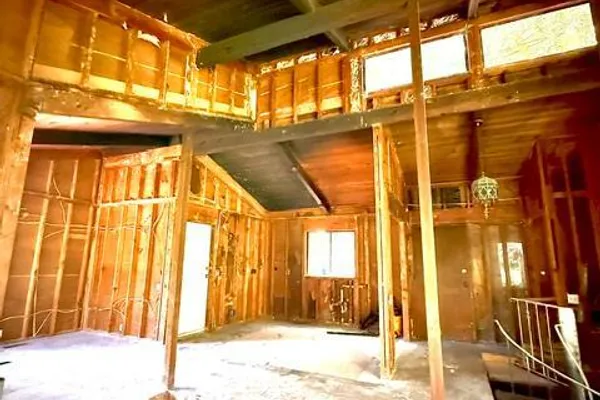 4 MARSH DR