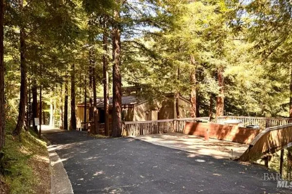 4 MARSH DR