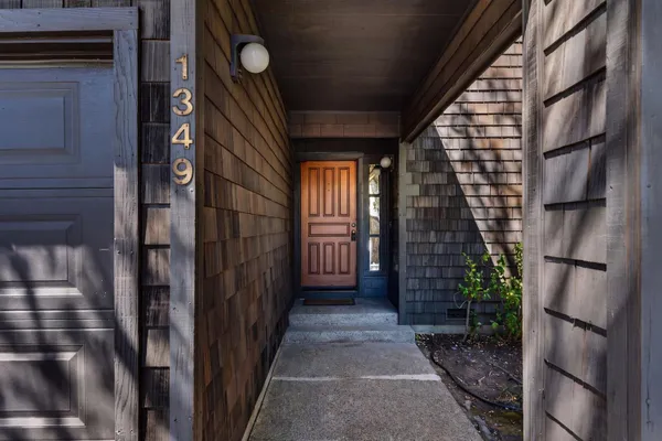 1349 SAINT JAMES DR