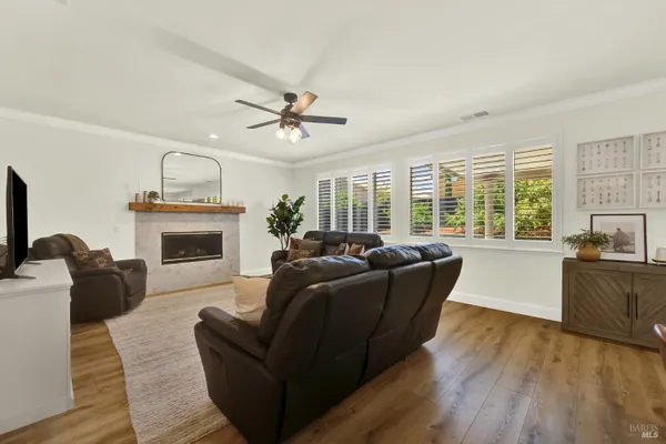 818 WESTGATE DR