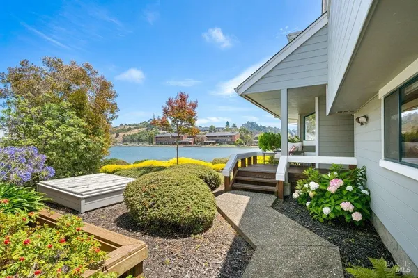 6052 SHELTER BAY AVE