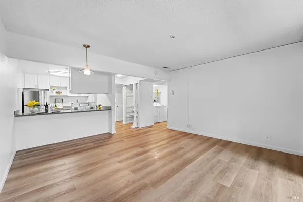 1453 NEOTOMAS AVE 104