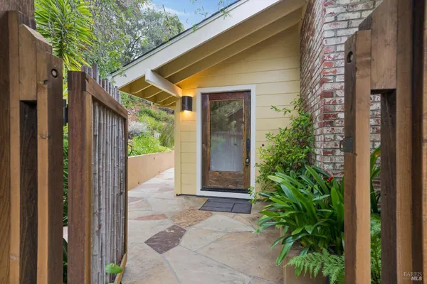 101 SARAH DR