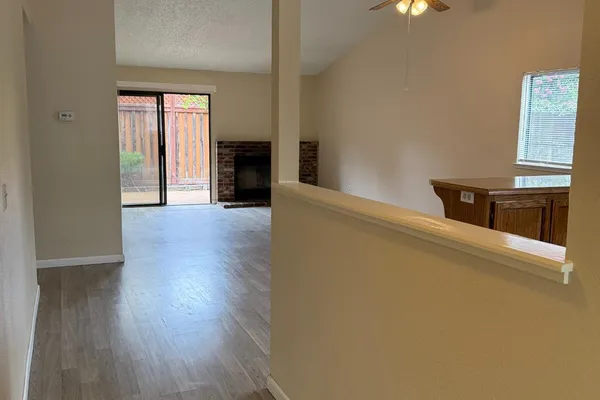 238 HUMMINGBIRD CT