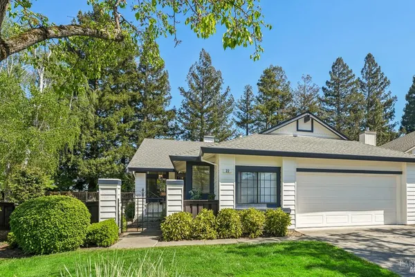 22 SAINT MATHEWS CT