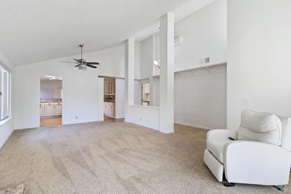 462 DANBURY CIR