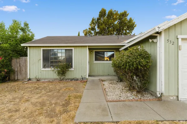 532 BELLA VISTA DR